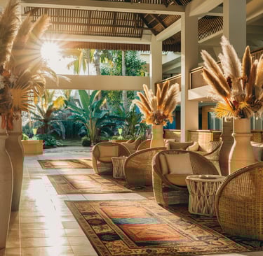 réception hotel entrée fleurs