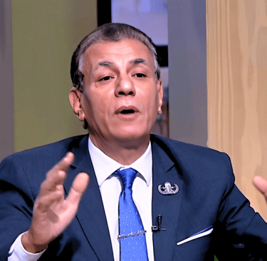اللواء ايمن سيد الاهل المستشار والخبير الأمني باحدى اللقاءات التليفزيونية 