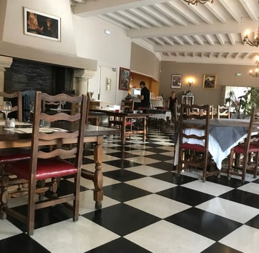 Interior décor of Hôtel Restaurant La Chaumière in Quillan