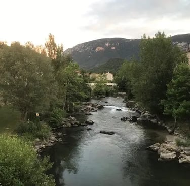 Bassin de slalom en eaux vives à Quillan sur la rivière Aude