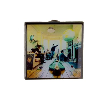 Live '25 Definitely Maybe Pin Badge