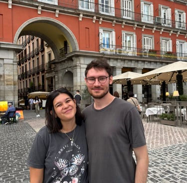 Alumno de italiano clase de visita en madrid con la Prof. Lorien Apicella