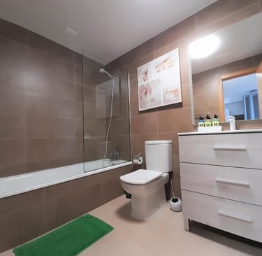 Foto de el baño de un apartamento con vistas al mar en alquiler temporal en El Cotillo Fuerteventura