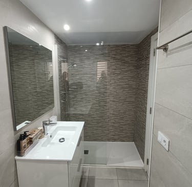 Photo of the bathroom of an hiliday rental apartment in Corralejo Fuerteventura