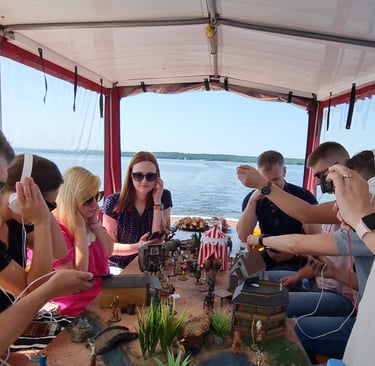 Vasaros šventė gryname ore, o esant blogam orui po stogu