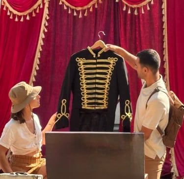 Ouverture d'une malle lors du spectacle le cirque oublié