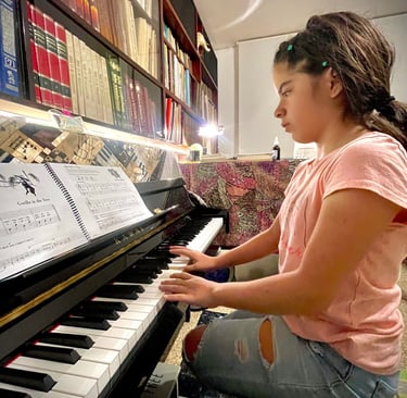 aprende piano en Guayaquil niños y adultos