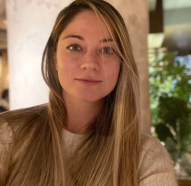 Portrait of Christy Spiteri, licensed psychotherapist, on the credentials and qualifications page