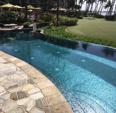 Quartzite paving for resorts