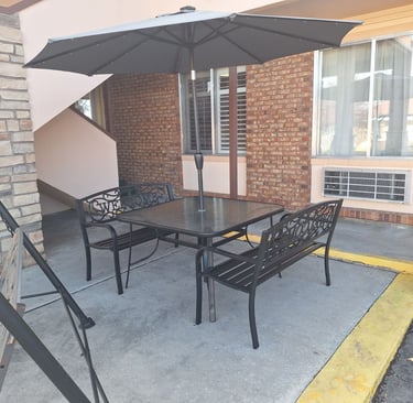 sitting area to hang out at motel/hotel. non-smoking rooms. nice place to stay in vernal