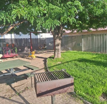 Park in vernal motel/hotel. Family friendly. Non-smoking. Great Deals for the family. Discounts. 