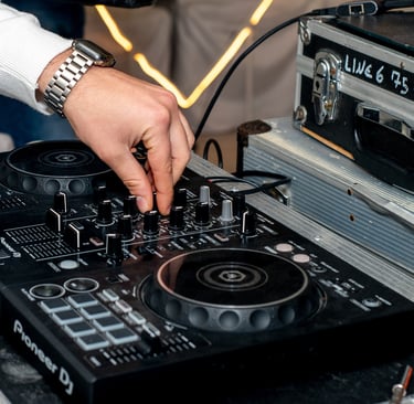 Dj