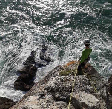 escalade en Bretagne sur les falaises de Pen Hir.