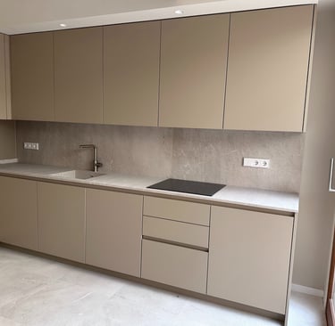 Reforma integral de cocina en Mallorca con diseño funcional y materiales de primera calidad