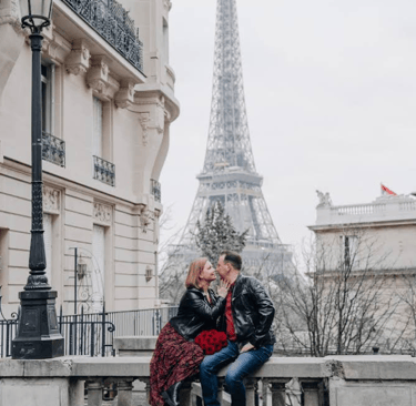 couple vue parisienne