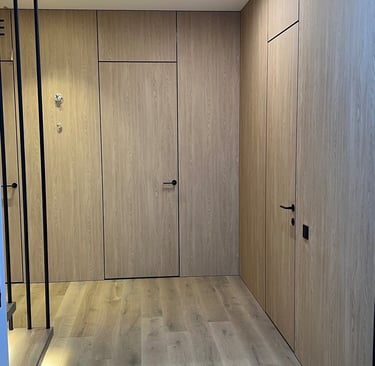 Drzwi ukryte z panele scienne