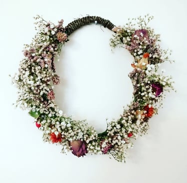 dried flower crown hen party workshop