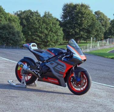 Yamaha R9 front angle view