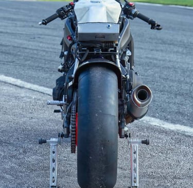 Yamaha R9 back without bodywork
