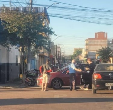 Acidente no centro de Camaquã deixa danos materiais em dois carros
