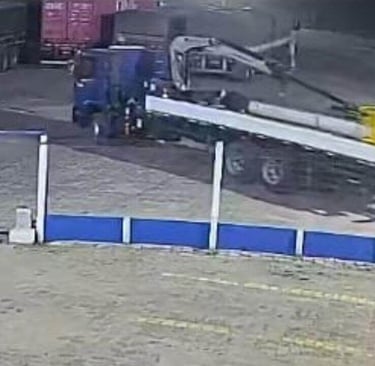 Caminhão muck do Posto Coqueiro é furtado em Pelotas e segue em direção a Porto Alegre