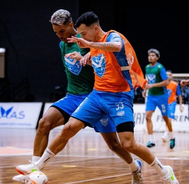 vélez camaquã treina para confronto contra o joinville