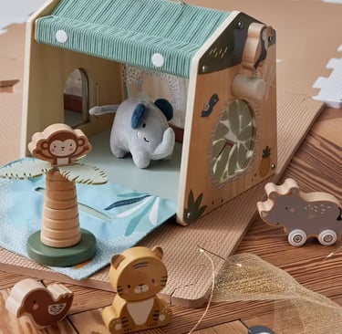 Maison d'activités des animaux Tanzanie en tissu et bois