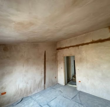 Plaster drying out nicely and almost ready to start decorating.