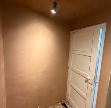 Smooth surfaces now ready for decoration.