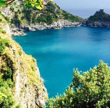 Grotta Dello Smeraldo Italy 