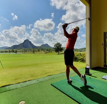 Indoor golf academy Chee Chan