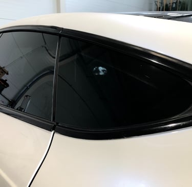 Automobilio stiklo tamsinimas