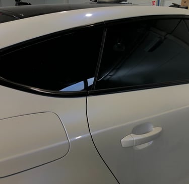 Galinių automobilio stiklų tamsinimas