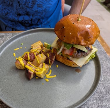 Chull's Burger and Chull's Restaurant in Cusco