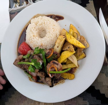 Lomo Saltado at La Ruta restaurant in Pisac