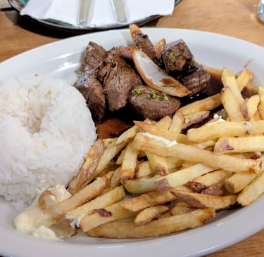 Lomo Saltado at Bardock Bar in Urubamba