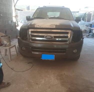 إصلاح سيارة في ورشة سمكرة جدة