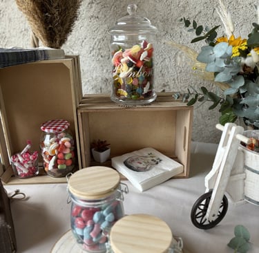 Candy bar avec bonbonnière, pampa, décor champêtre