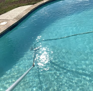 78232 Sa Antonio Texas swimming pool cleaning service