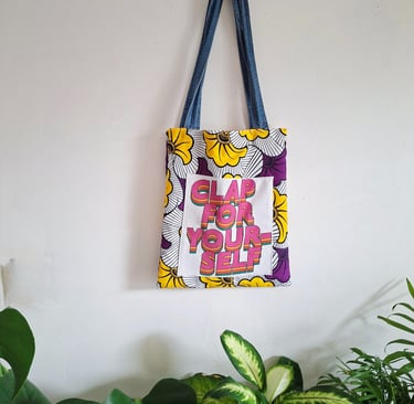 Tote bag upcylé coloré à message en wax et tissu recyclé