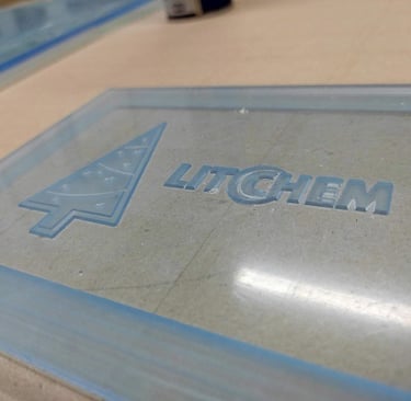Plastics engraving
