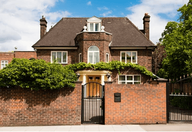 Traditional home in London - astralyscapital.in