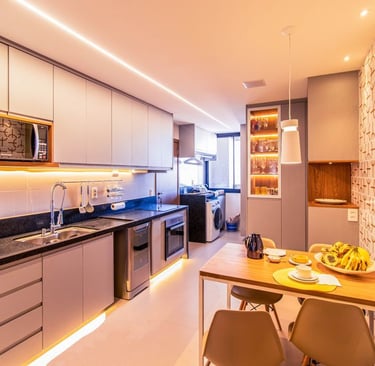 Cozinha planejada de apartamento no Sudoeste em Brasília, cozinha sob medida