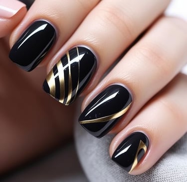 Uñas  Negras y Doradas