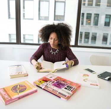 femme profil atypique au travail