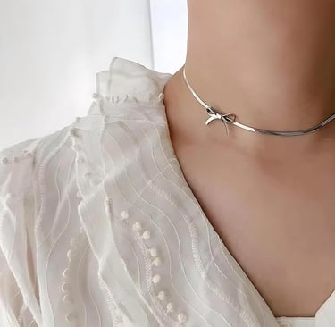 BOWKNOT CHOKER