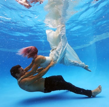 bride and groom underwater Jupiter, Florida 