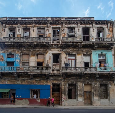 Derrumbe de una utopía es una serie foto sobre la decadencia de Cuba