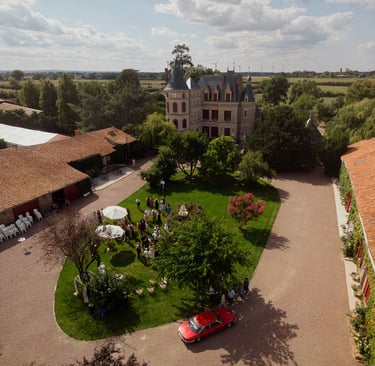 Vue aérienne faite avec un drone du château des Landes à Cléré-sur-Layon