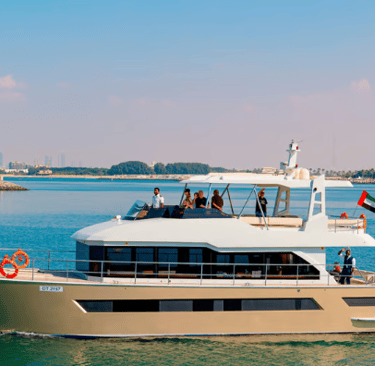 Dubai luxury yacht tours